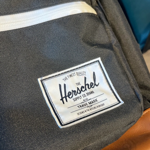 Herschel Supply Company Backpack - Picture 3 of 6